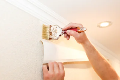 Pose de papier peint à Saran — revêtements muraux et toiles de verre